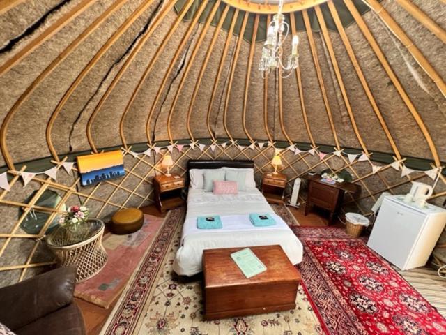 Stonehenge Campsite & Glamping Otel Berwick St James Dış mekan fotoğraf