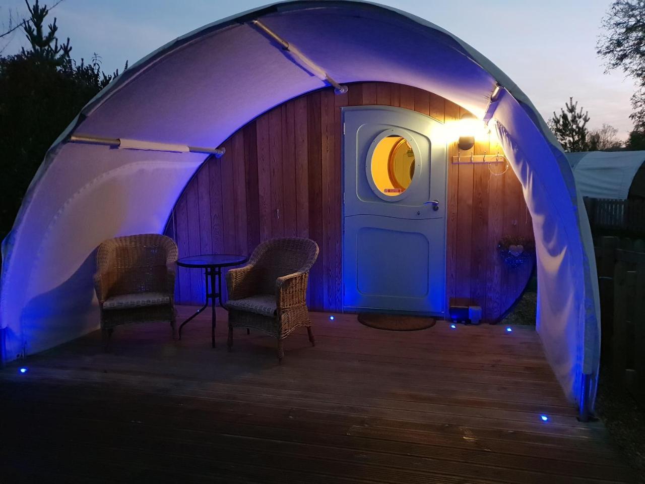 Stonehenge Campsite & Glamping Otel Berwick St James Dış mekan fotoğraf